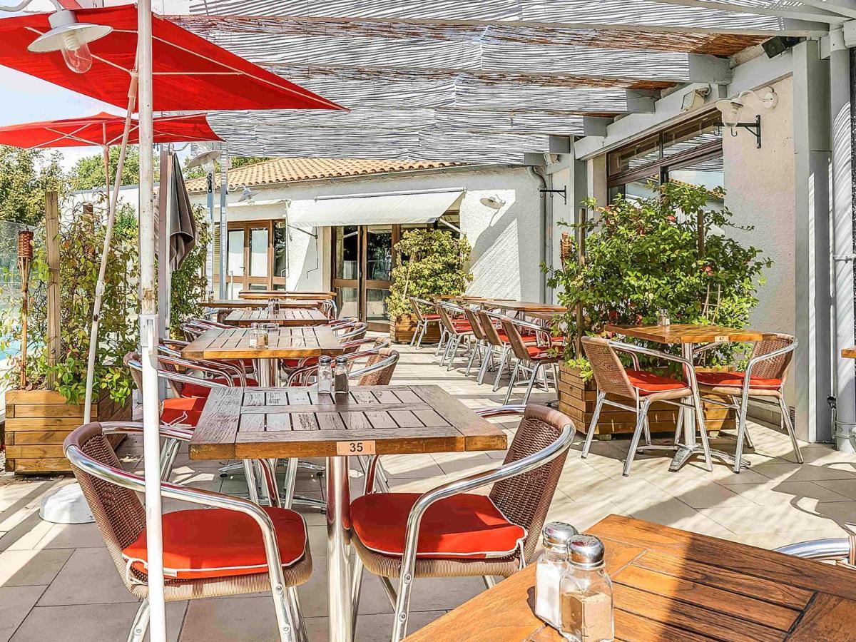Отель Ibis Salon De Provence Экстерьер фото