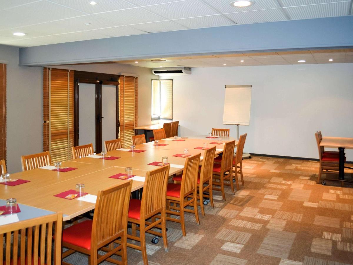 Отель Ibis Salon De Provence Экстерьер фото