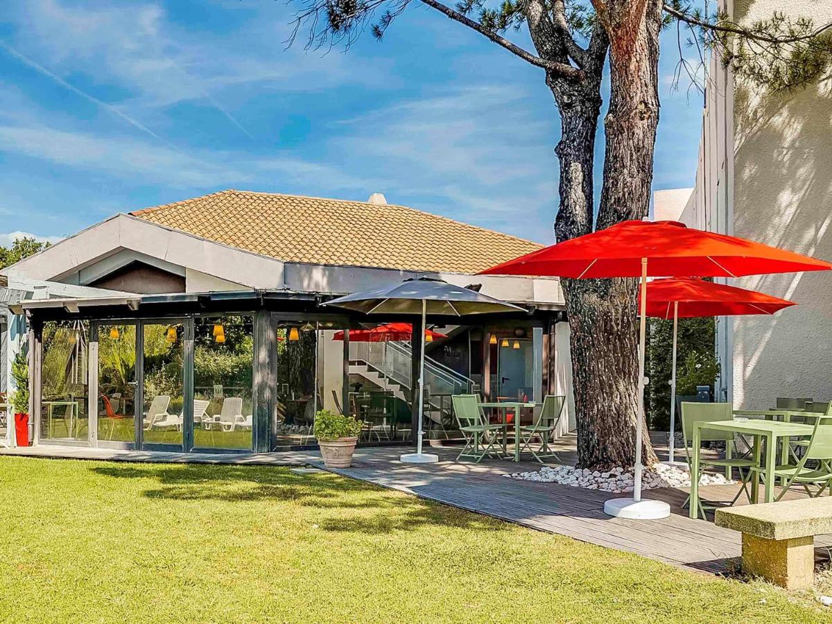 Отель Ibis Salon De Provence Экстерьер фото