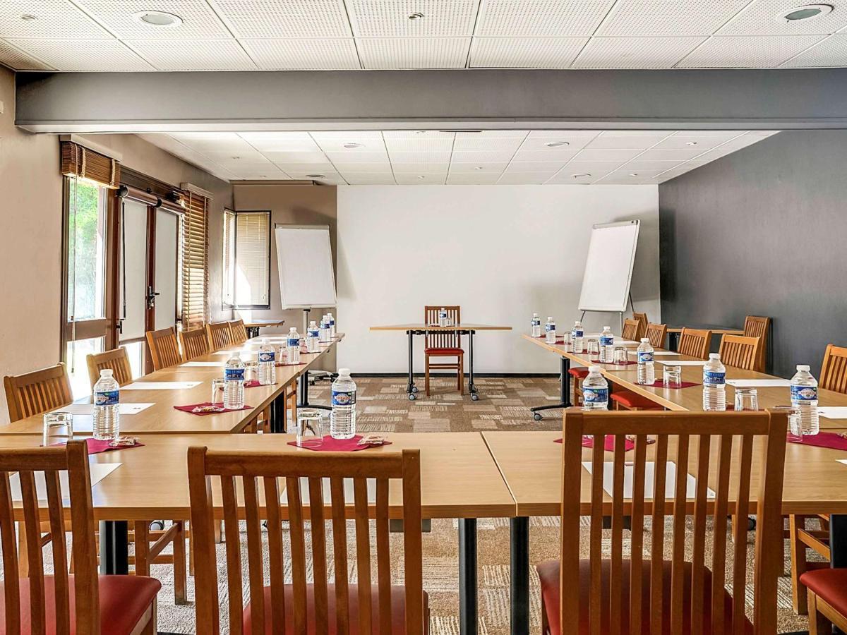 Отель Ibis Salon De Provence Экстерьер фото
