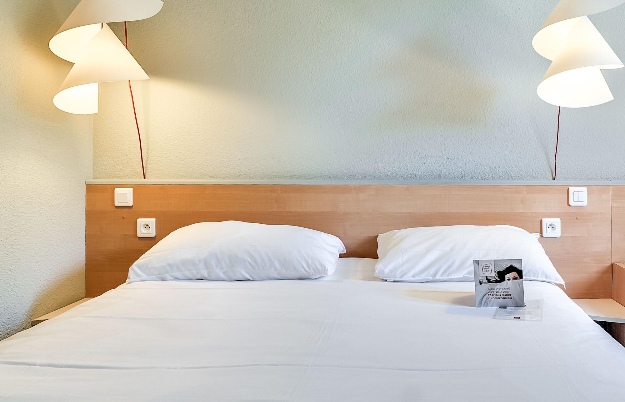 Отель Ibis Salon De Provence Экстерьер фото