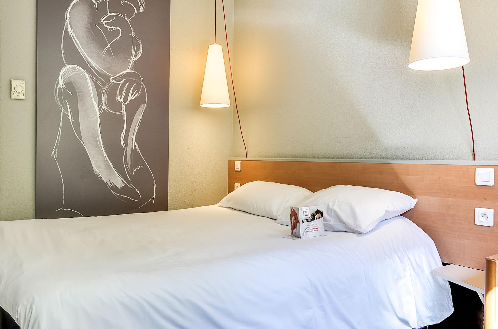 Отель Ibis Salon De Provence Экстерьер фото