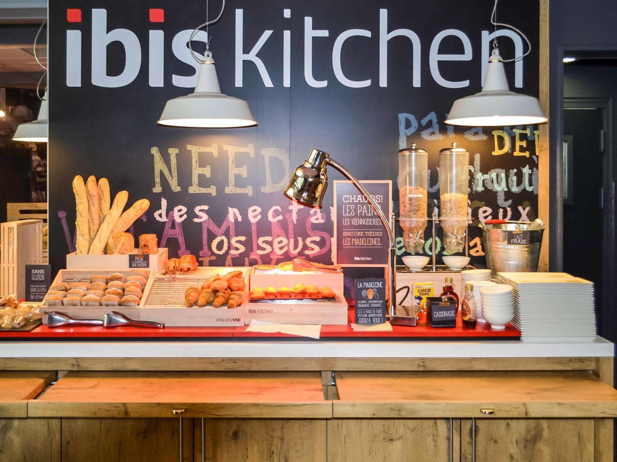 Отель Ibis Salon De Provence Экстерьер фото