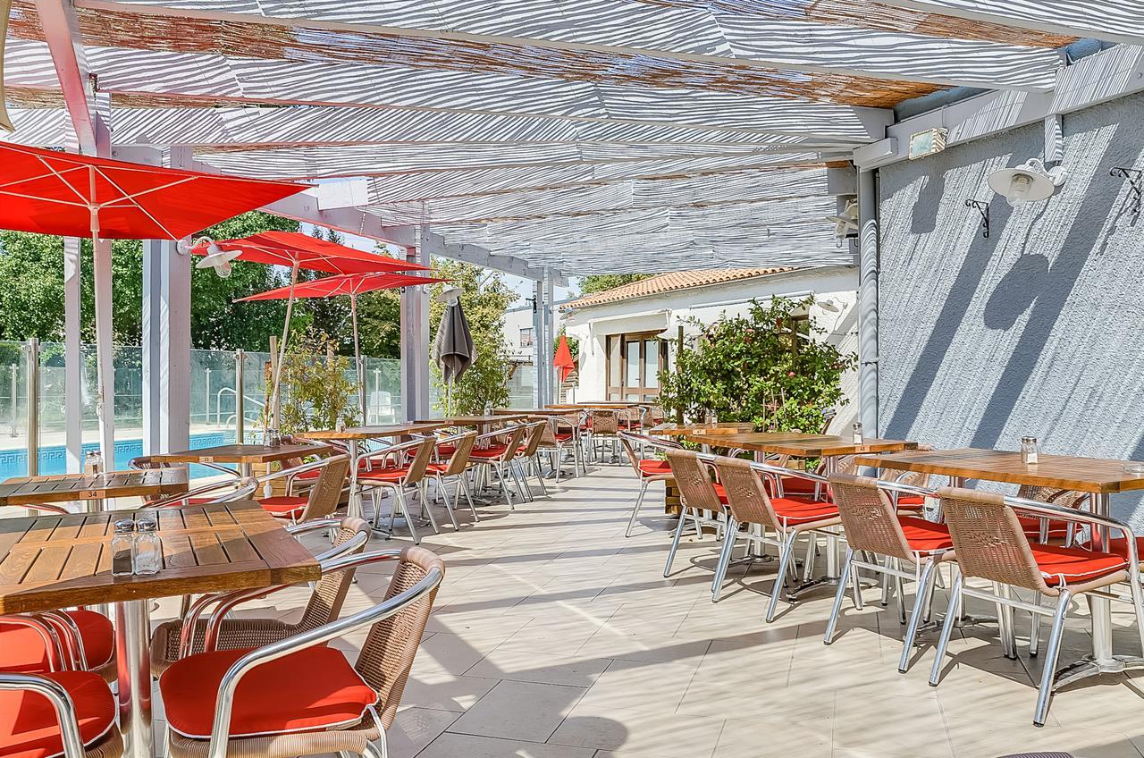 Отель Ibis Salon De Provence Экстерьер фото