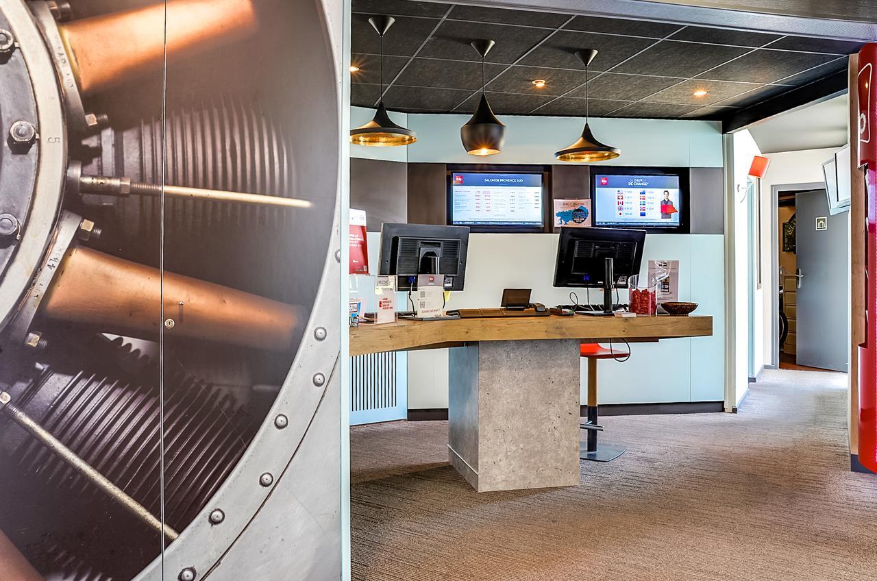 Отель Ibis Salon De Provence Экстерьер фото