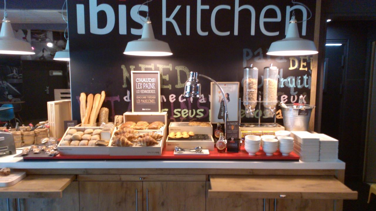 Отель Ibis Salon De Provence Экстерьер фото