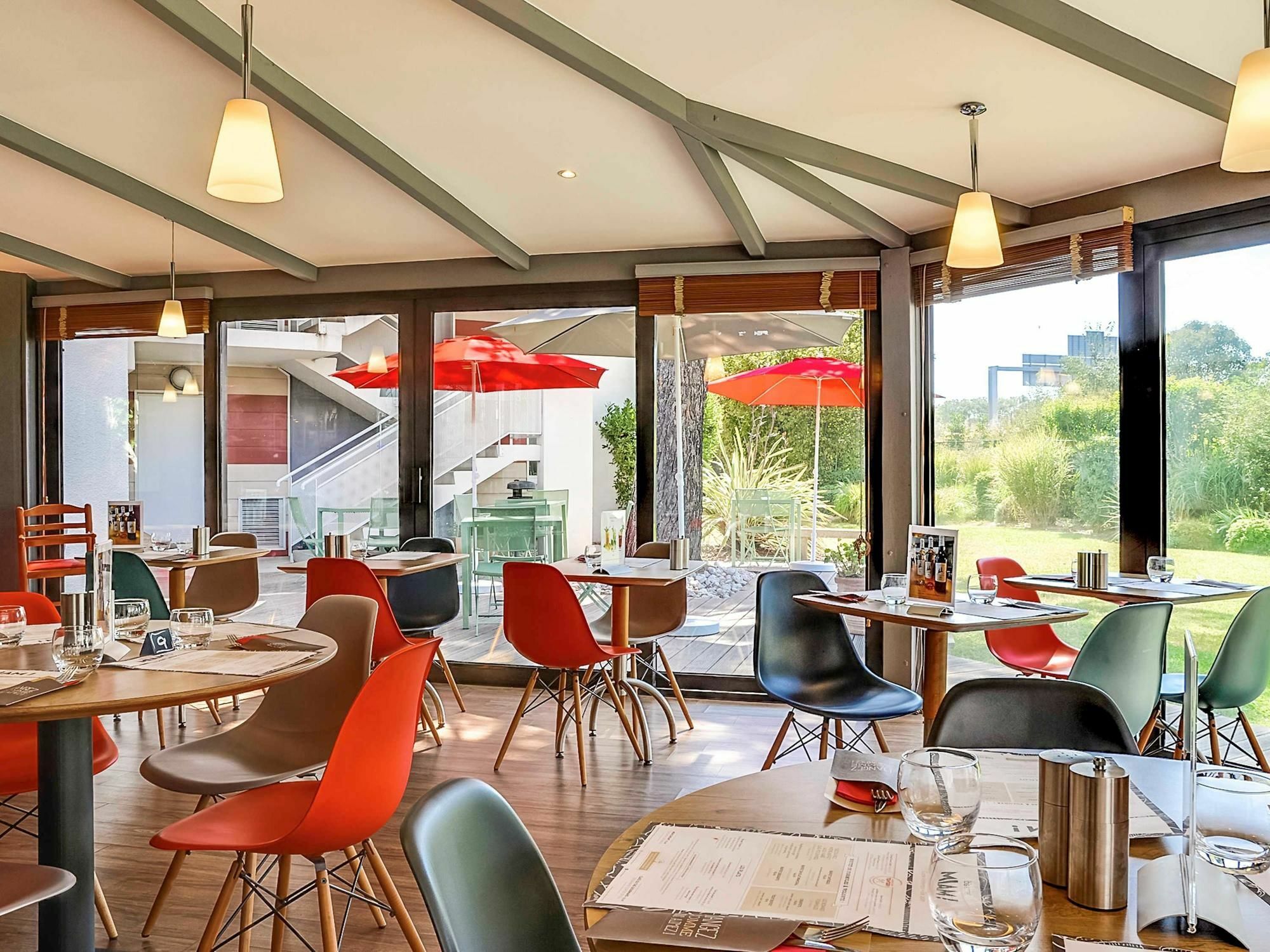 Отель Ibis Salon De Provence Экстерьер фото