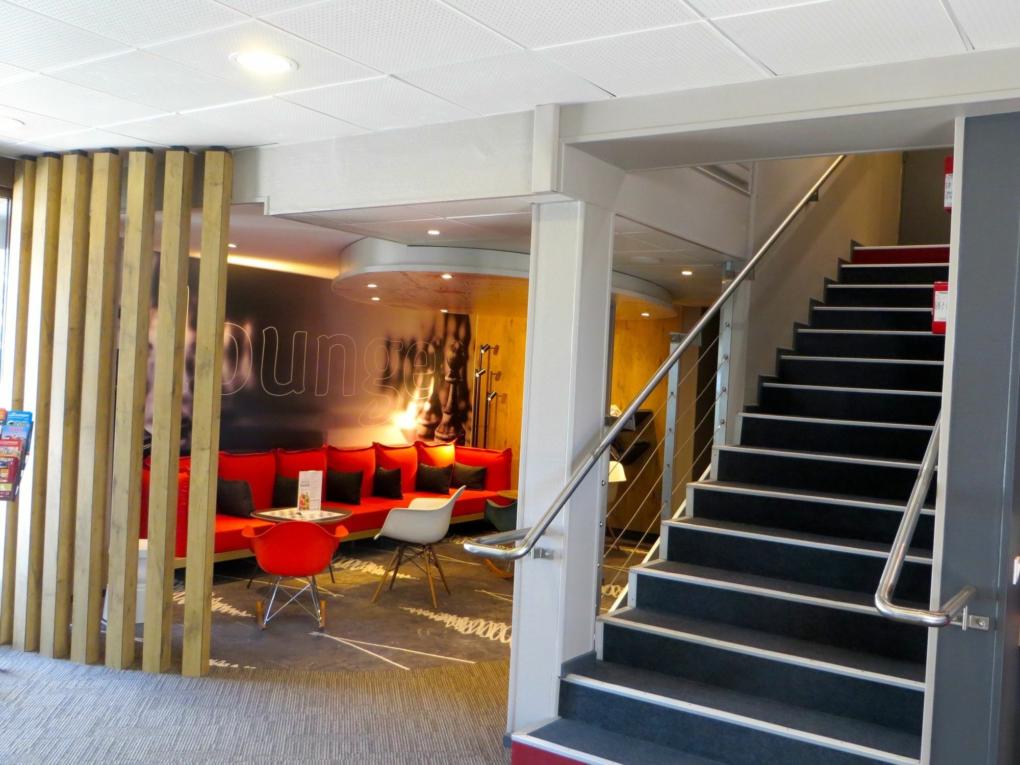 Отель Ibis Salon De Provence Экстерьер фото