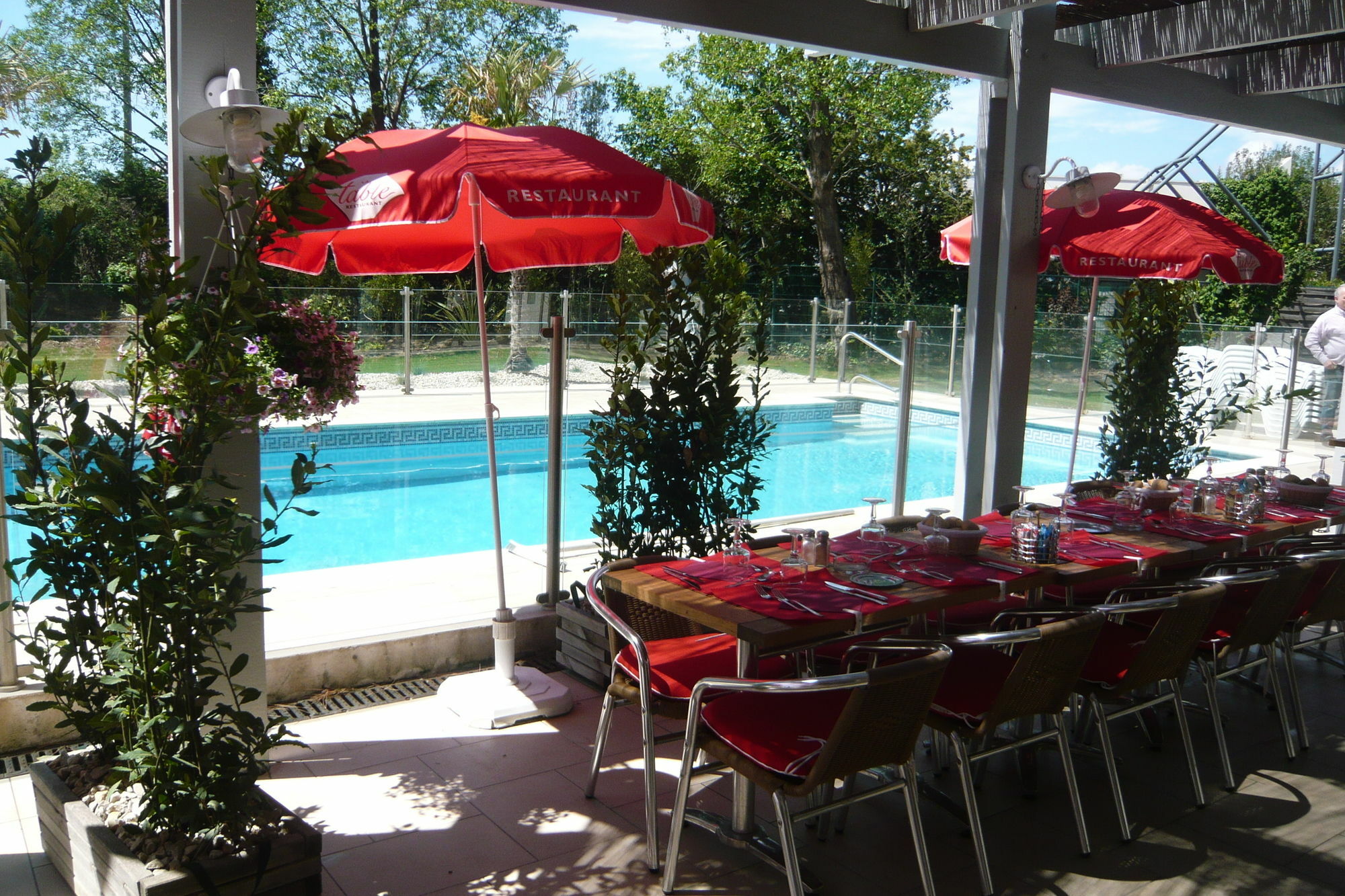 Отель Ibis Salon De Provence Экстерьер фото