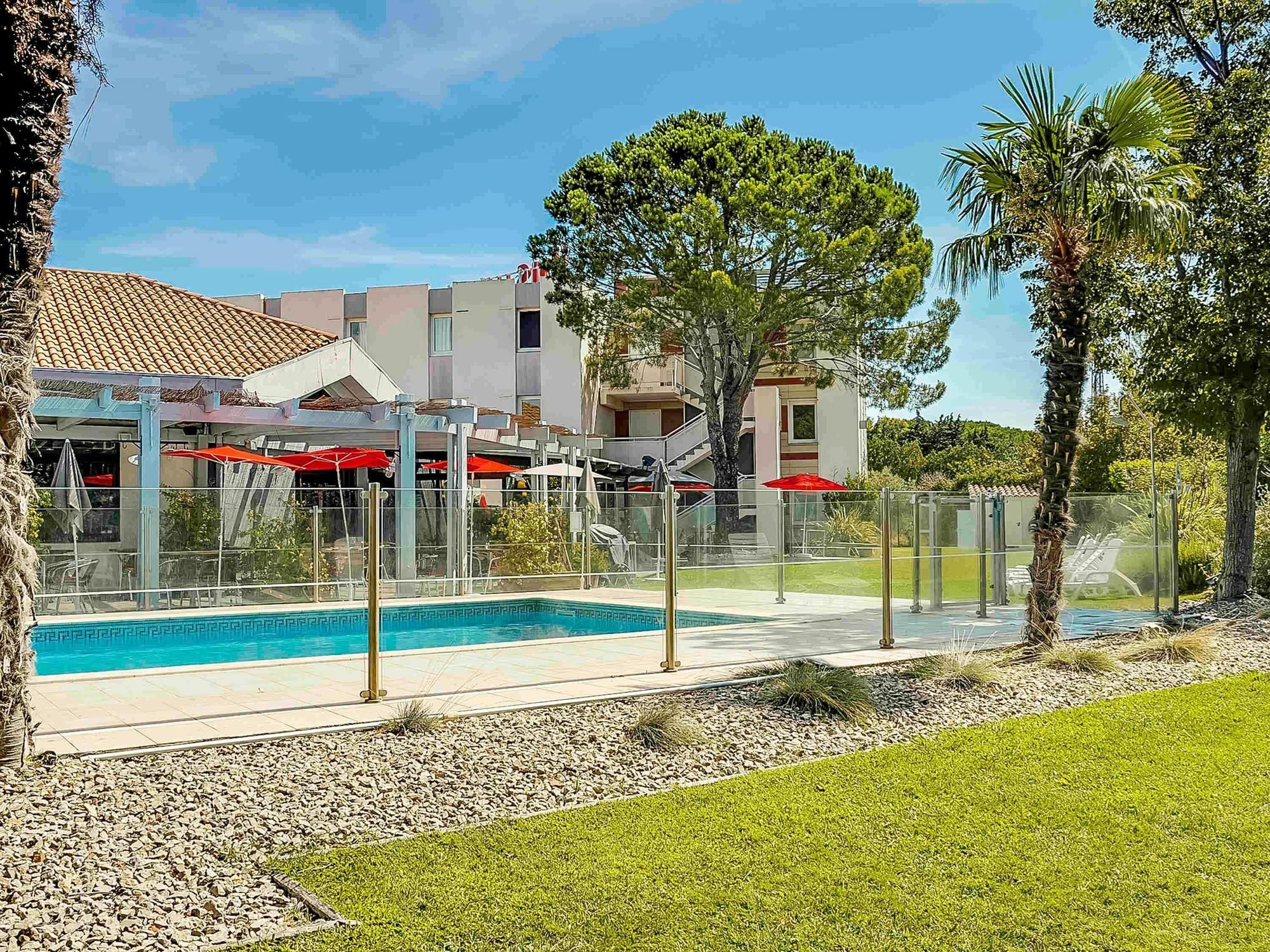Отель Ibis Salon De Provence Экстерьер фото